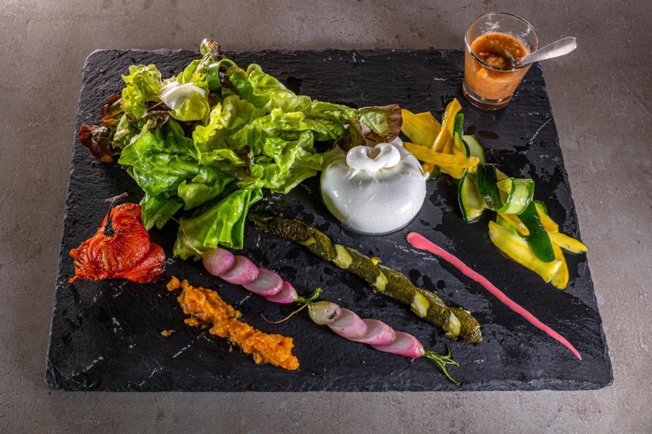 Logis Hotel Noemys Brive - Restaurant Le Teinchurier Luaran gambar