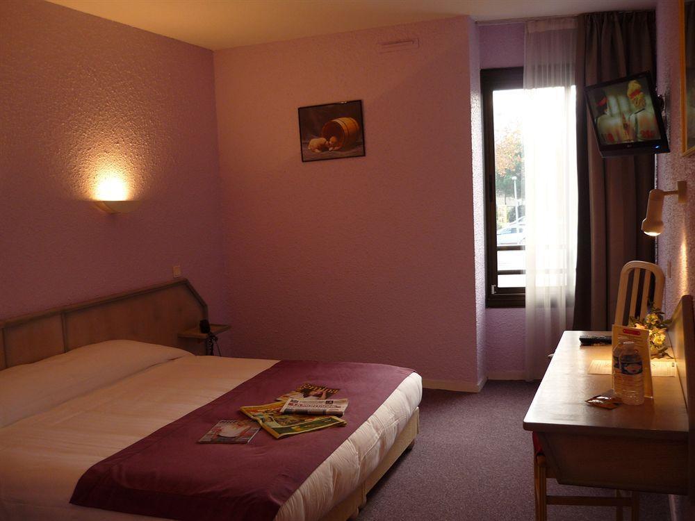 Logis Hotel Noemys Brive - Restaurant Le Teinchurier Luaran gambar