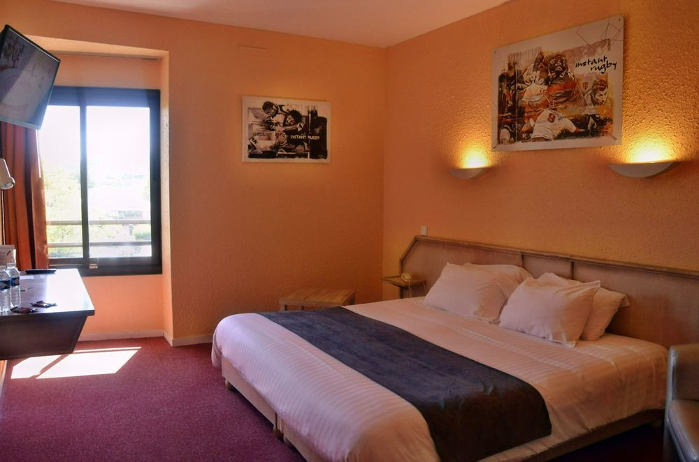 Logis Hotel Noemys Brive - Restaurant Le Teinchurier Luaran gambar